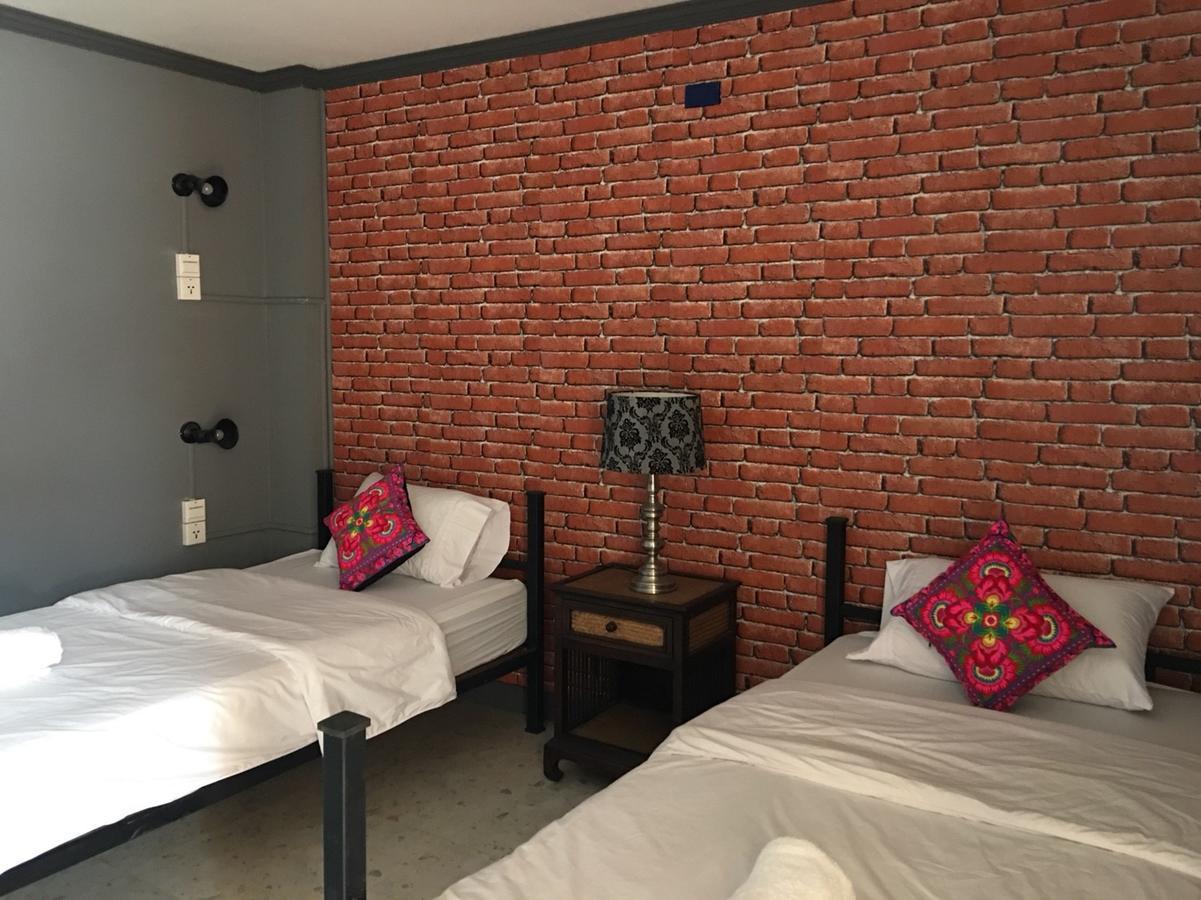 Baanlansa Bed&Bar Hotel Chiang Mai Exterior photo